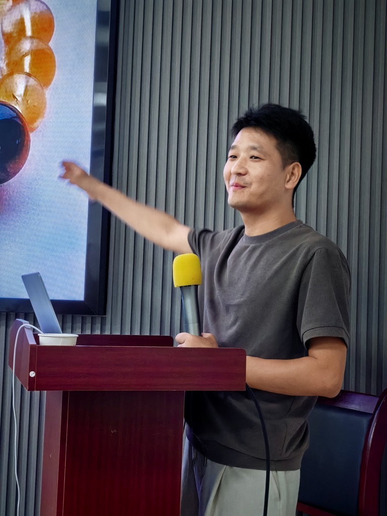 王子教AI · AI应用服务商 · 实体商家AI落地服务现场